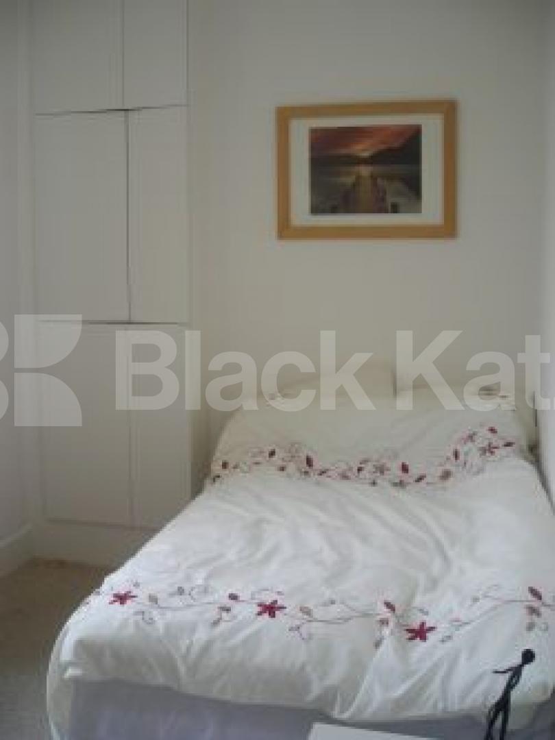 			VIEWINGS ESSENTIAL, 2 Bedroom, 1 bath, 1 reception Flat			 Langtry Road, ST JOHNS WOOD NW8